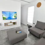 Astarte, Apartman *