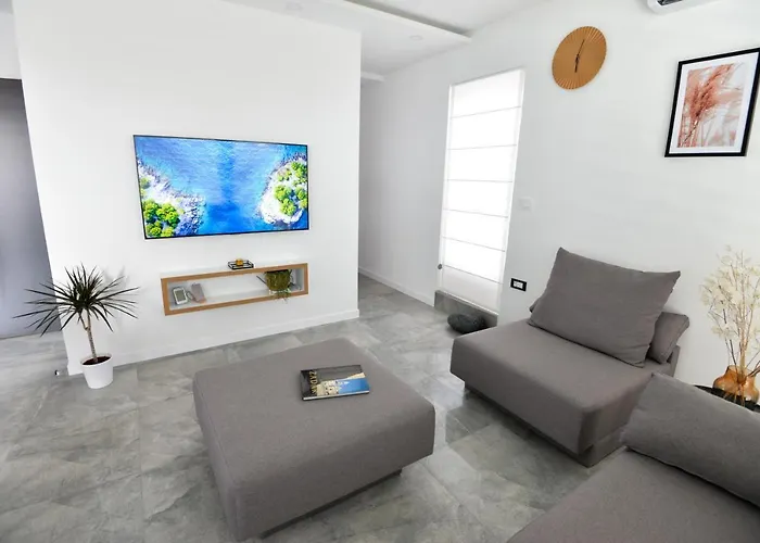 Astarte, 아파트 *