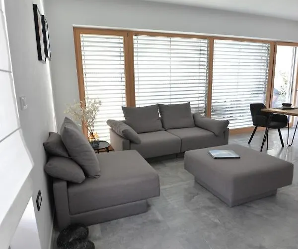 Astarte, Apartamento